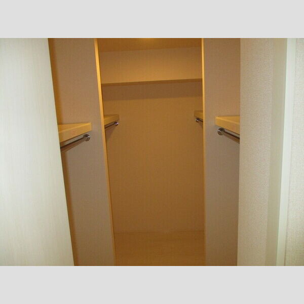 フロレスタ 102(ウォークインクローゼット)