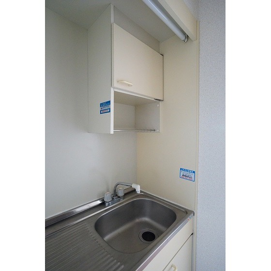 ドウェル砂川 キッチン上収納