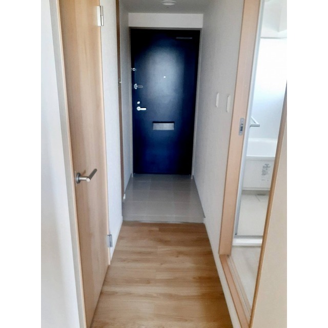 オーパスホームズ白山1103号室 玄関