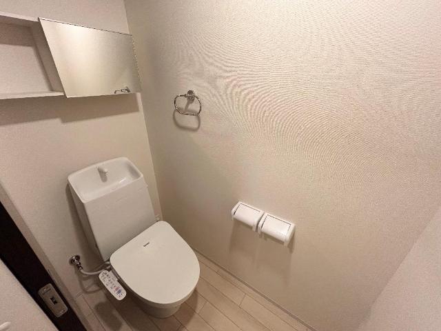 ルナフォーリア102号室 シャワー付トイレ