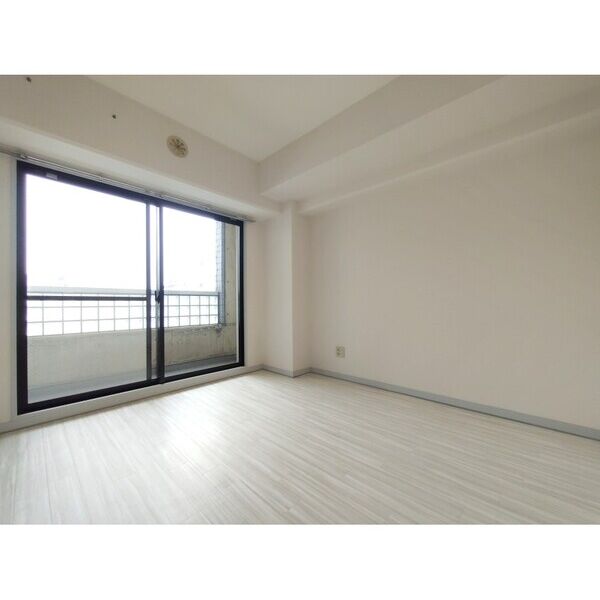 サークビルズ703号室 リビング