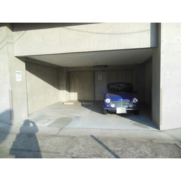 シュロス武蔵新城604号室 駐車場