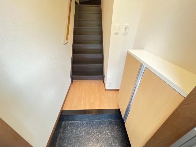 グリューネ　ハウス 玄関