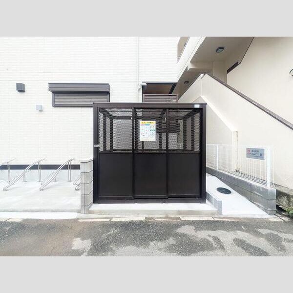 Noble villa 弥生 ゴミ集積所