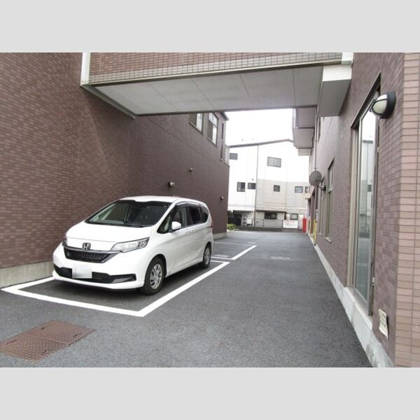 ベルメゾン 駐車場