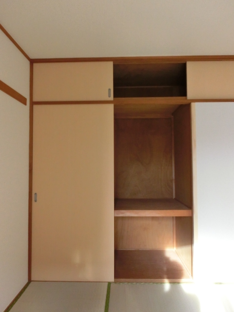 サニーヒル山手台0301号室 和室　押入　※別号室の参考写真です(現況優先・仕様違いの場合あり)