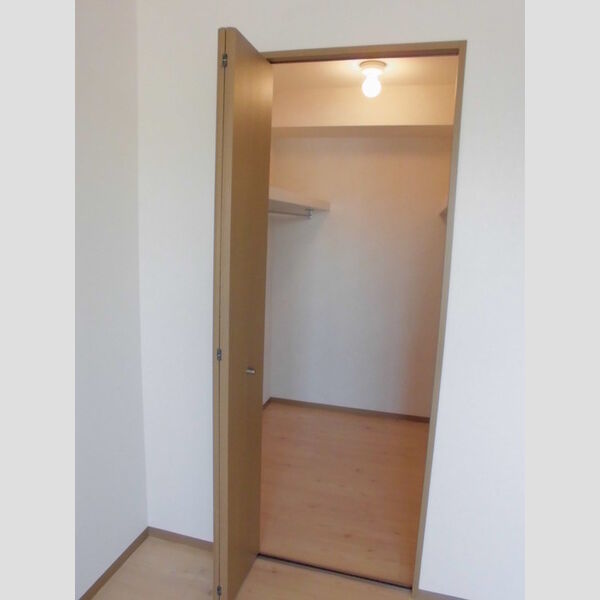 ウエストシティ　Ⅲ202号室 ウォークインクローゼット