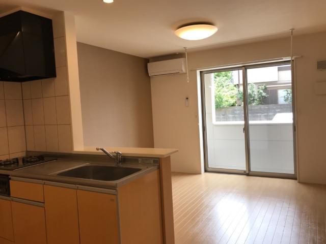 エンブレイス ダイニング