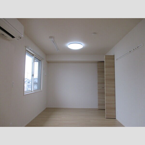 ポテトドゥーエ203号室 洋室