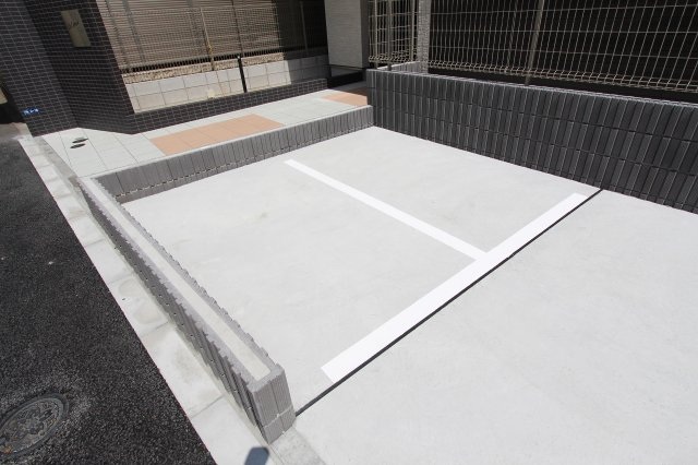 ルクール蒲田204号室 駐車場