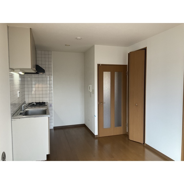 ドミール・コンフォール親水公園401号室 リビング