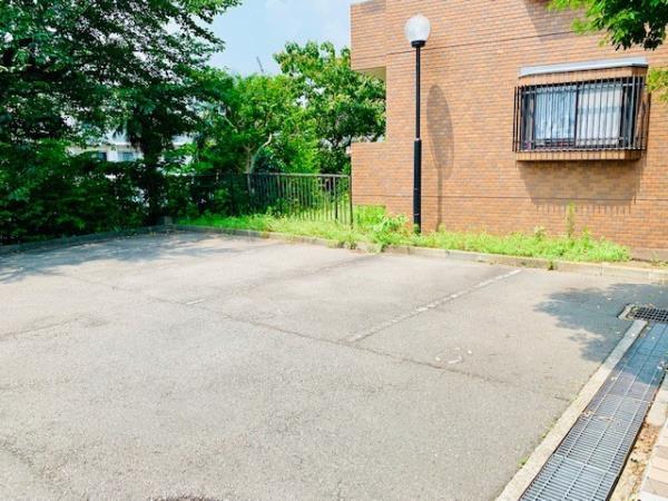 ヒルハイツ妙蓮寺3階 駐車場