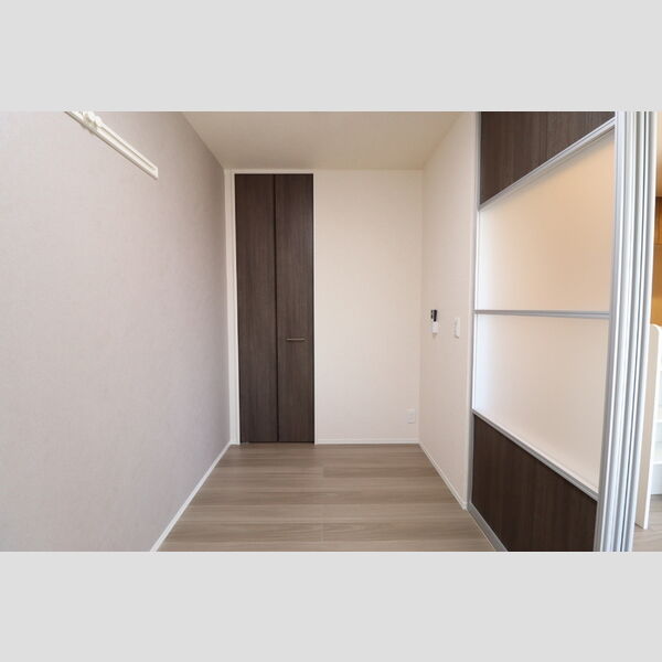 エスカレーズ303号室 洋室