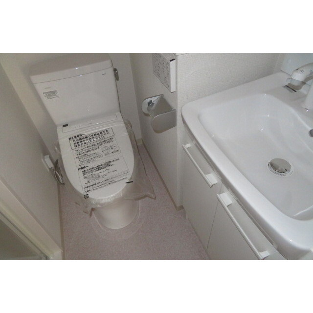 フローラ南烏山1階 トイレ