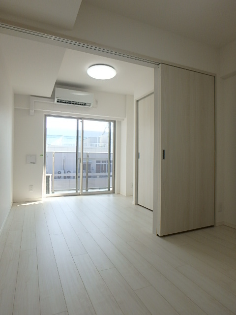 ガーラ・グランディ川崎西口 こちらの居間で趣味の時間をお楽しみください