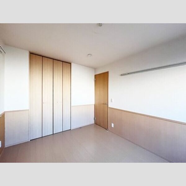 ソレアードカーサ101号室 洋室