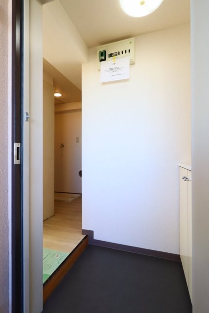 シティパレス中野野方6階 玄関