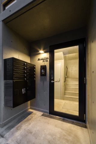 レ・メゾン入谷101号室 エントランス