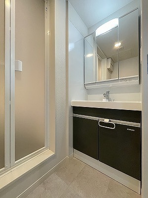 ＣＯＬＯＲＳ　ＷＩＮＧ－Ｂ1階 同建物別部屋の参考画像