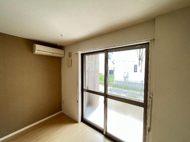 ユニヴァリィ　コンフォート00102号室 リビング