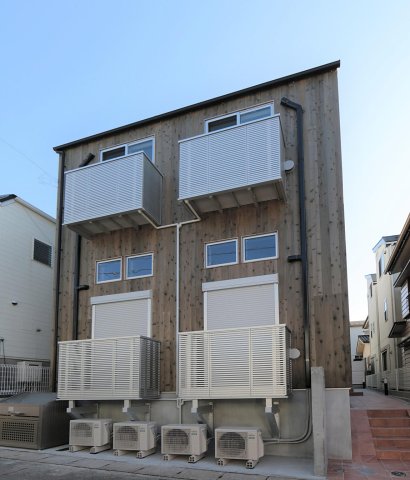 シャトレ生田緑地203号室 レトロモダンな天然杉壁です
