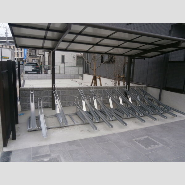 ディアコート新宿 駐輪場