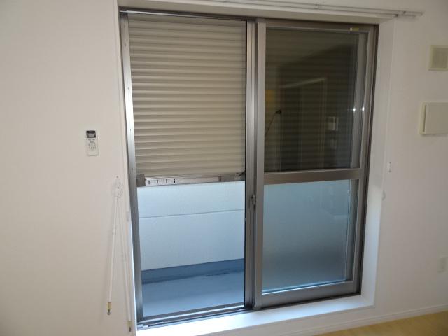 ブリーズパレス 窓シャッター