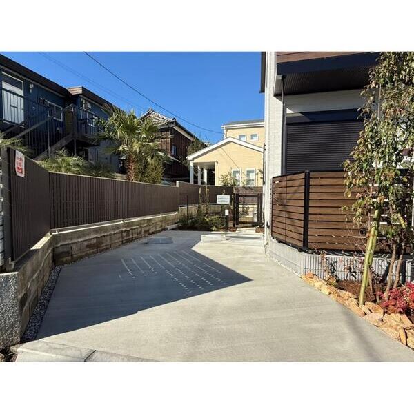 プラージュ材木座 駐車場