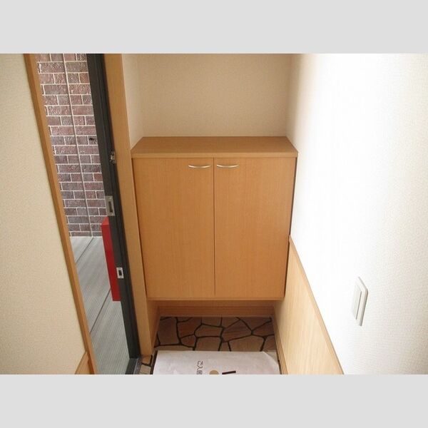 コスモヴィレッジ202号室 玄関