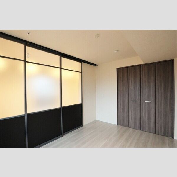 リベラル305号室 洋室