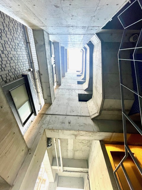 目黒シティ・カラバナ エントランスホールは吹き抜けになっています。