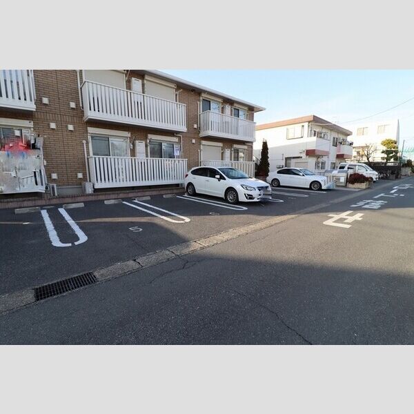 アズール　B 駐車場