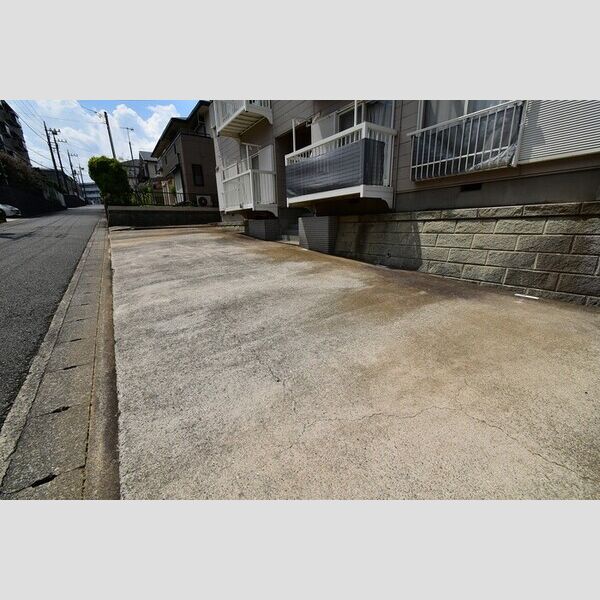 ペアガーデン 駐車場