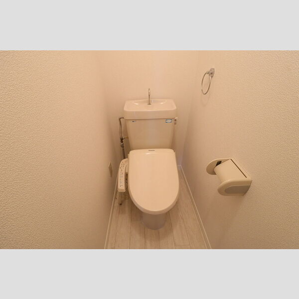 ミドルロード　壱番館605号室 温水洗浄暖房便座