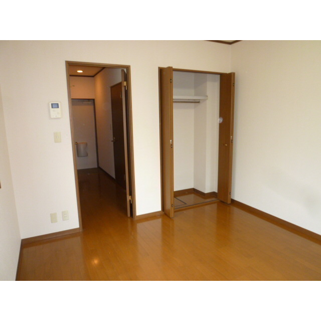 アムール SKR102号室 内観