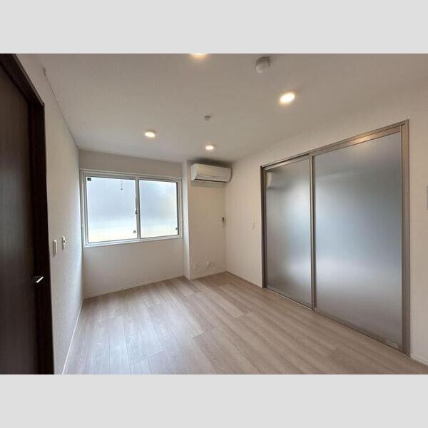 セレスティア西綾瀬105号室 LDK