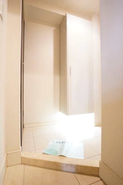 ＲＥＶ　ＲＥＦＡＹＳ－ＭＡＮＡ 玄関