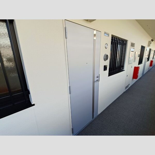 グランヴェールにしすな203号室 玄関表