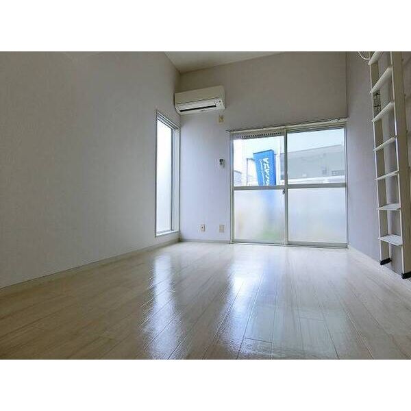 ジュネパレス新松戸第12 リビング