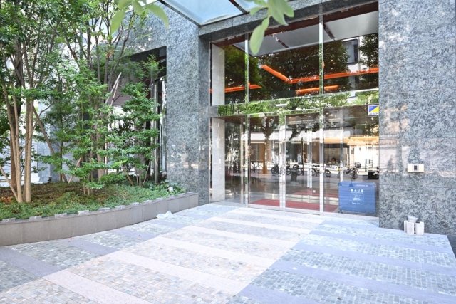 ファーストリアルタワー新宿 エントランス