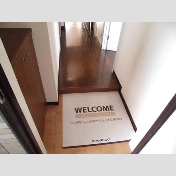 メゾン・リヴィエール 玄関