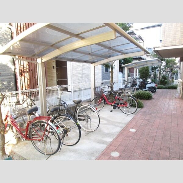 メゾン・ド・ヴェルーフ 駐輪場