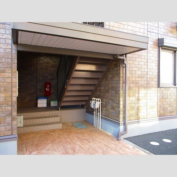 ヴィラ パルテール203号室 エントランス