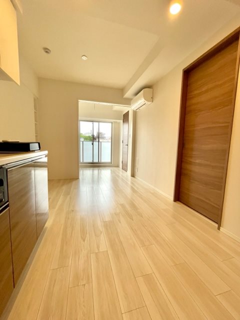 クレヴィアリグゼ世田谷松陰神社前4階 リビング