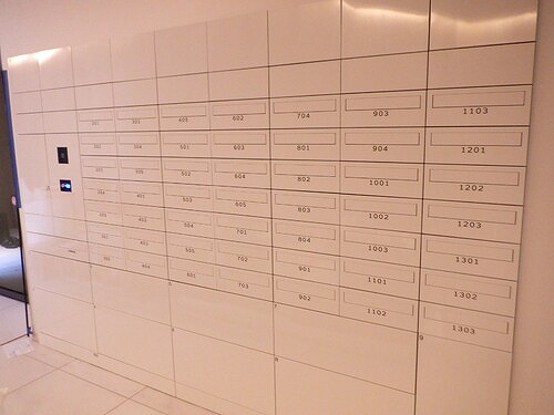 ＲＥＦＲＡＭＥ ５ Ｉｒｉｙａ4階 メールボックス、宅配ＢＯＸ※竣工時2022年10月撮影