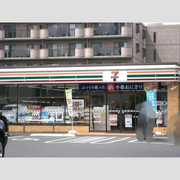 グランディール206号室 コンビニエンスストア