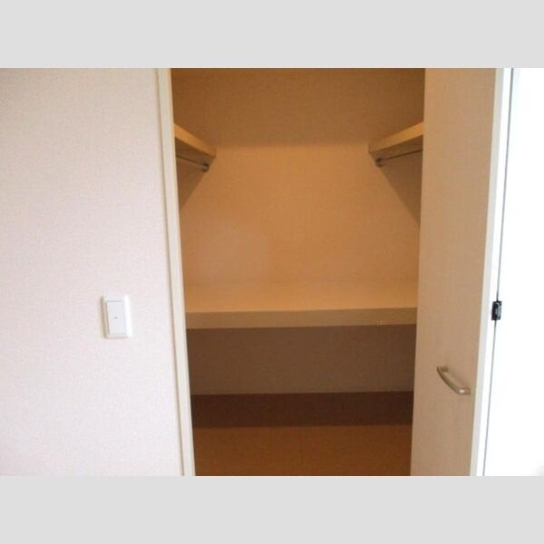 サニーフォレスト　B棟B303号室 ウォークインクローゼット
