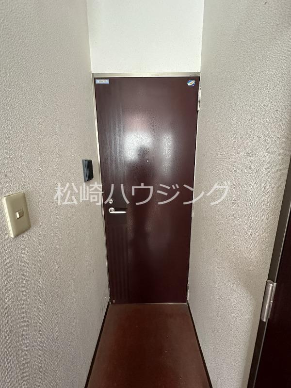 ユングハイム1階 玄関