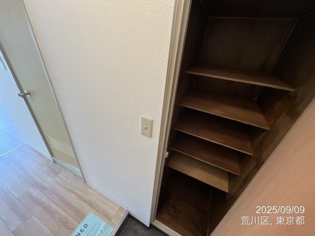 スカイコート鶯谷 靴入