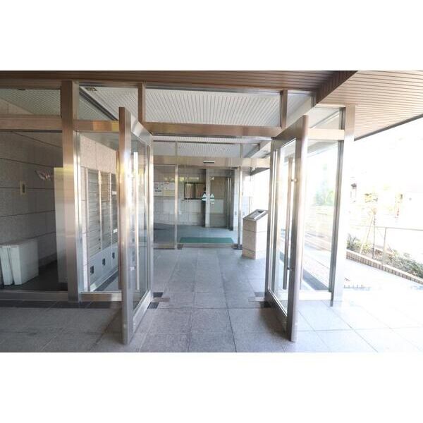 エル・モビック エントランス